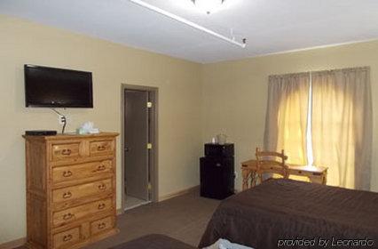 Knights Inn Pearsall Екстериор снимка